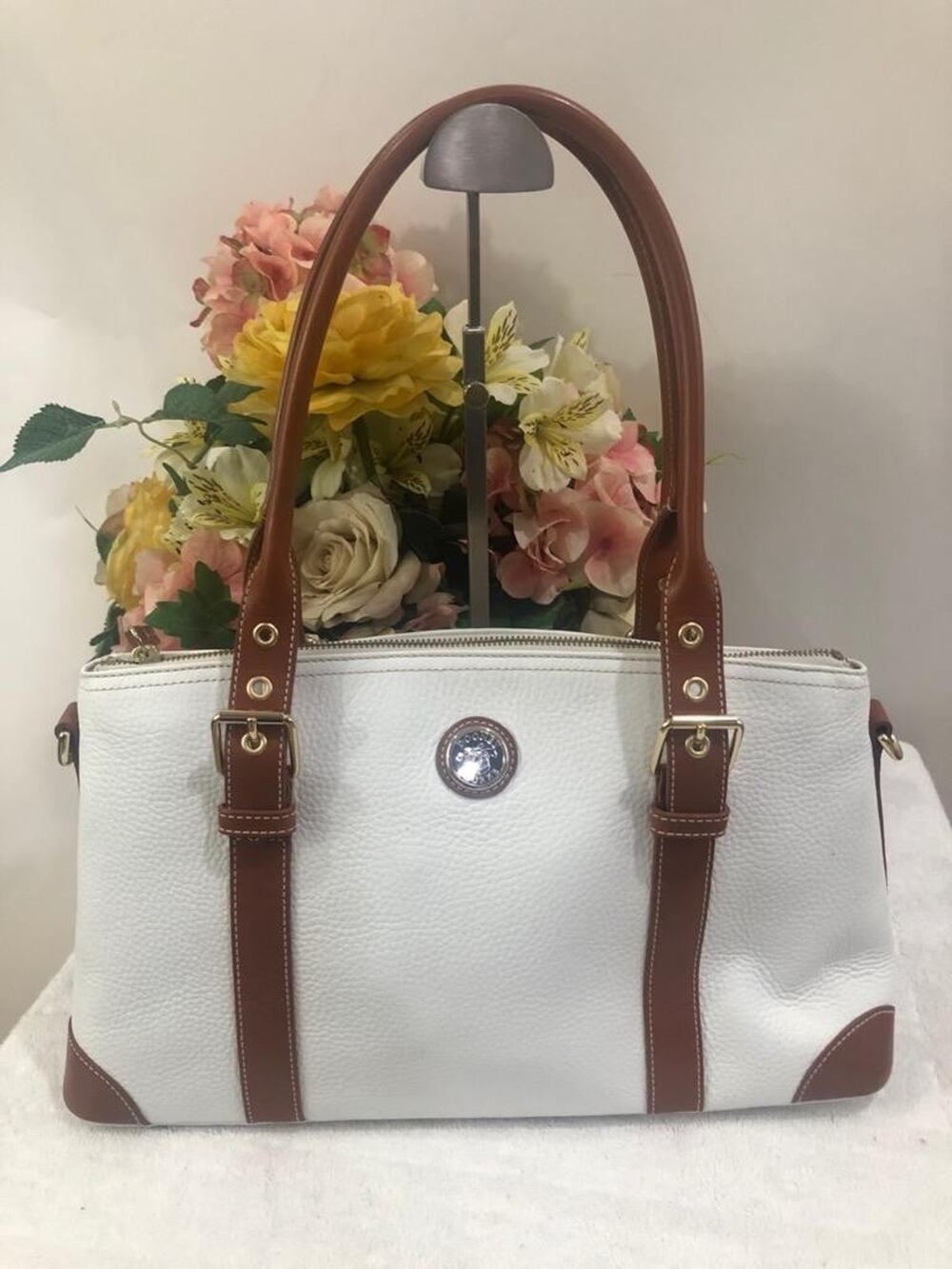 DOONEY & BOURKE PEBBLE LEATHER WHITE SATCHEL BAG (180